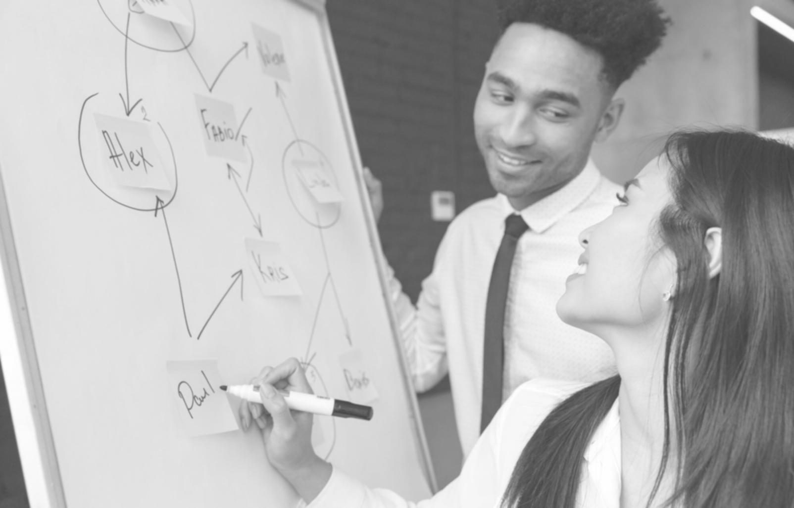 Moderne Büroräume mit offener Arbeitsplatzgestaltung